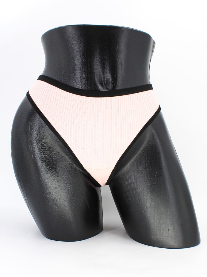 Стринги в рубчик с черной полоской