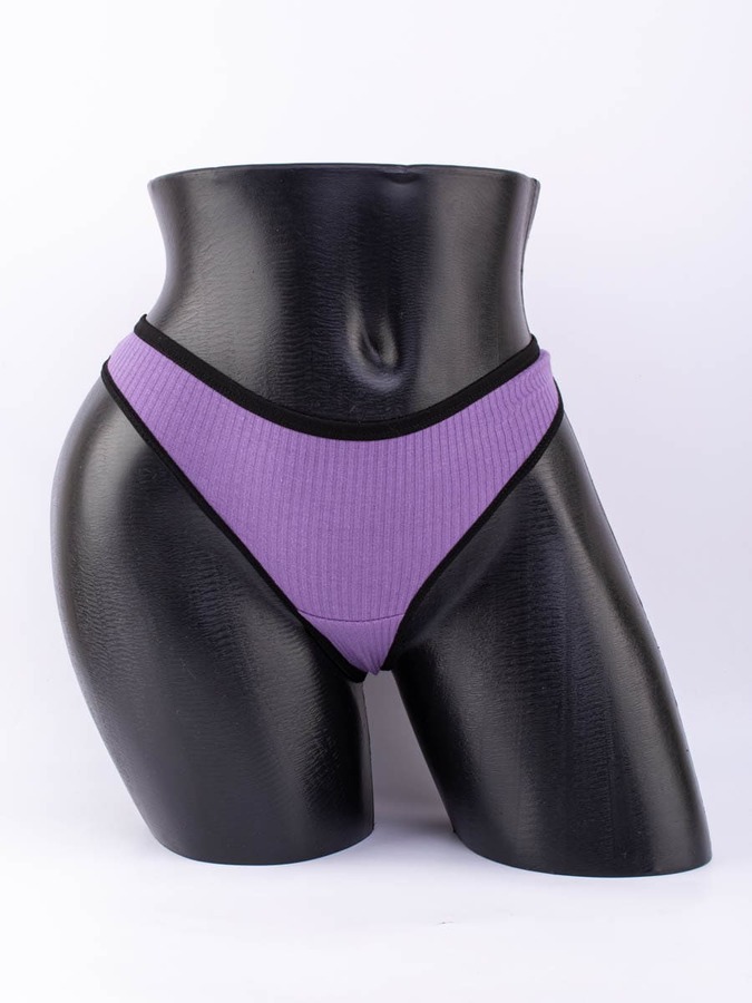 Стринги в рубчик с черной полоской