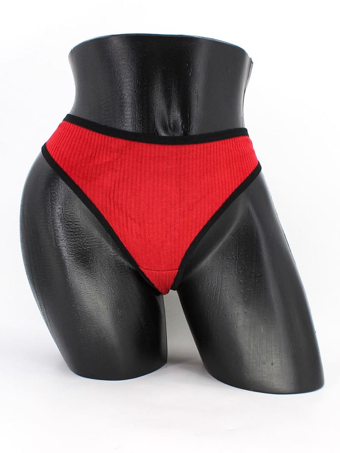 Стринги в рубчик с черной полоской