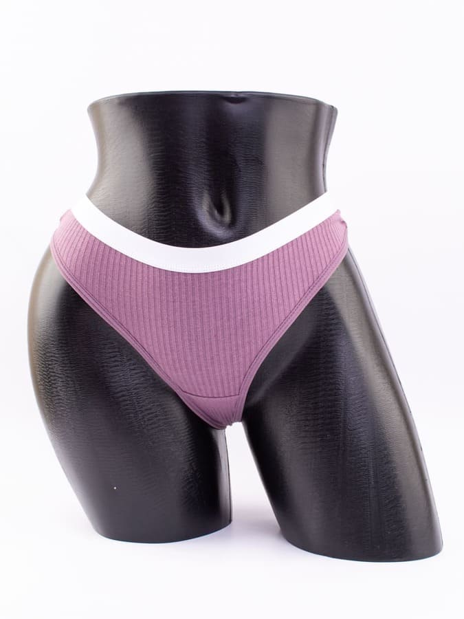 Стринги в рубчик с белым поясом