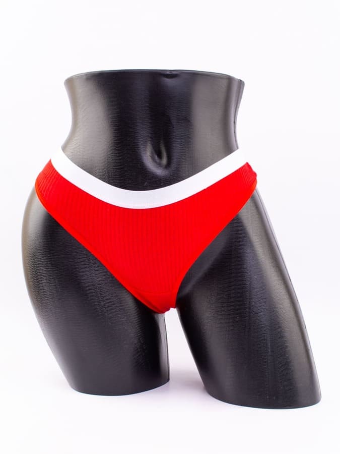 Стринги в рубчик с белым поясом