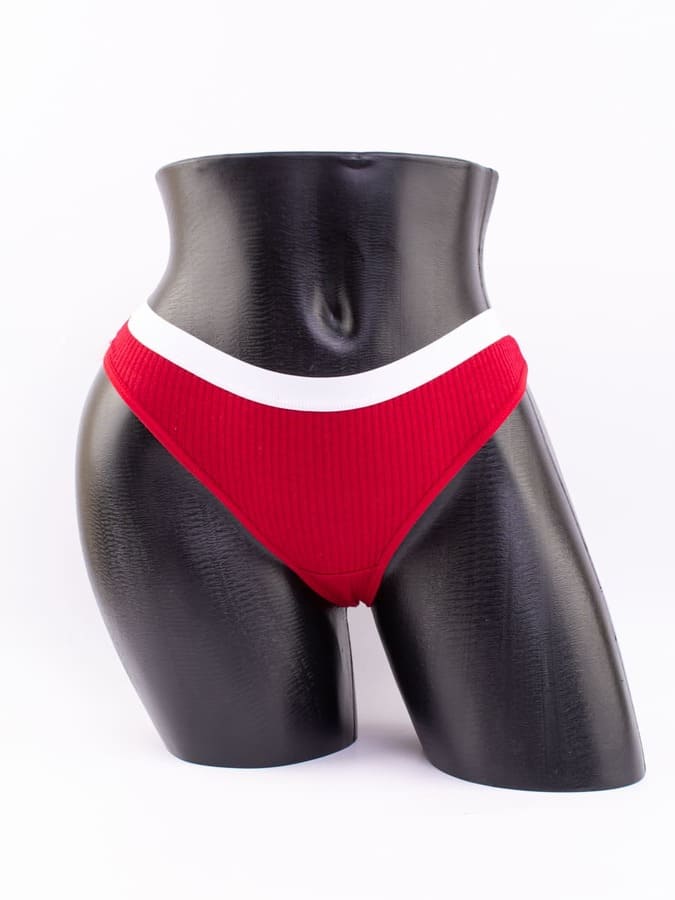 Стринги в рубчик с белым поясом