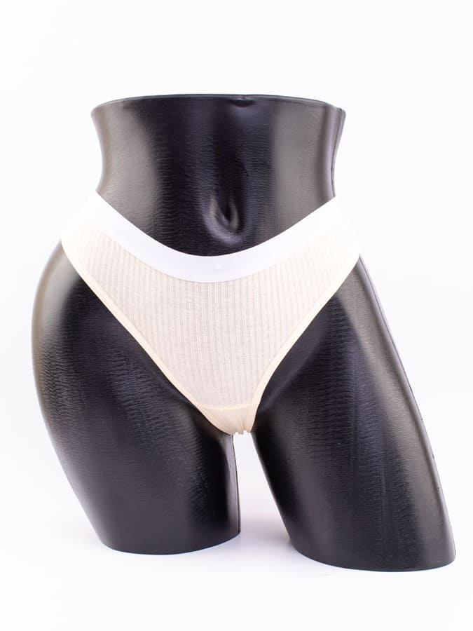 Стринги в рубчик с белым поясом