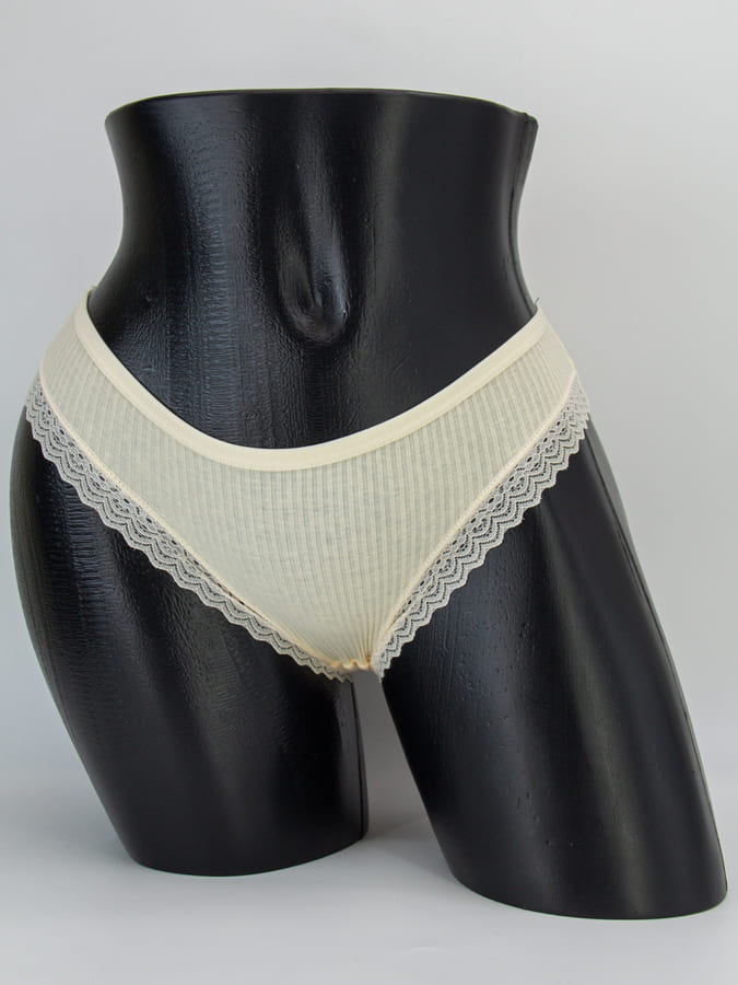 Слипы в рубчик с кружевом