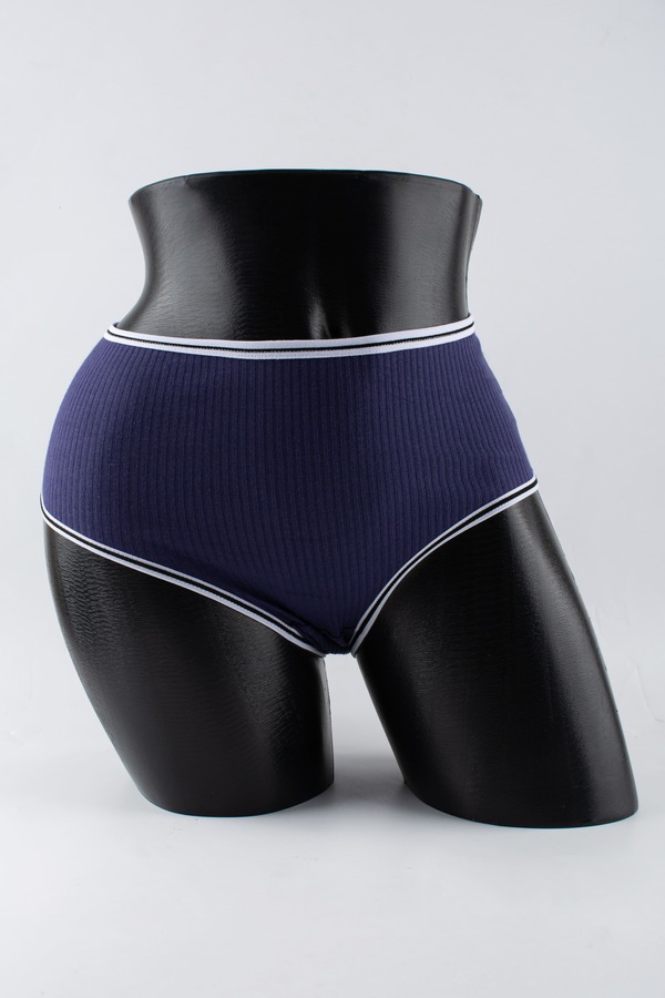 Слипы в рубчик с белым поясом и черной полоской 