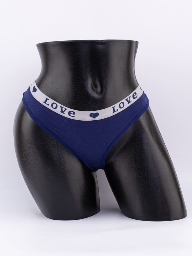 Стринги с эластичным поясом с надписью "love"