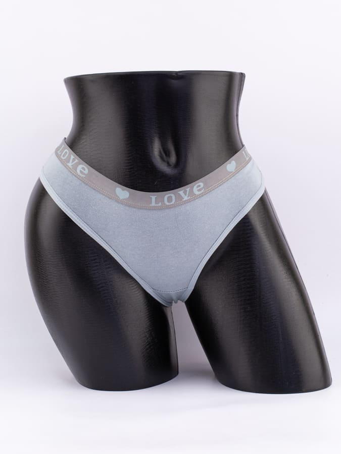 Стринги с эластичным поясом с надписью "love"