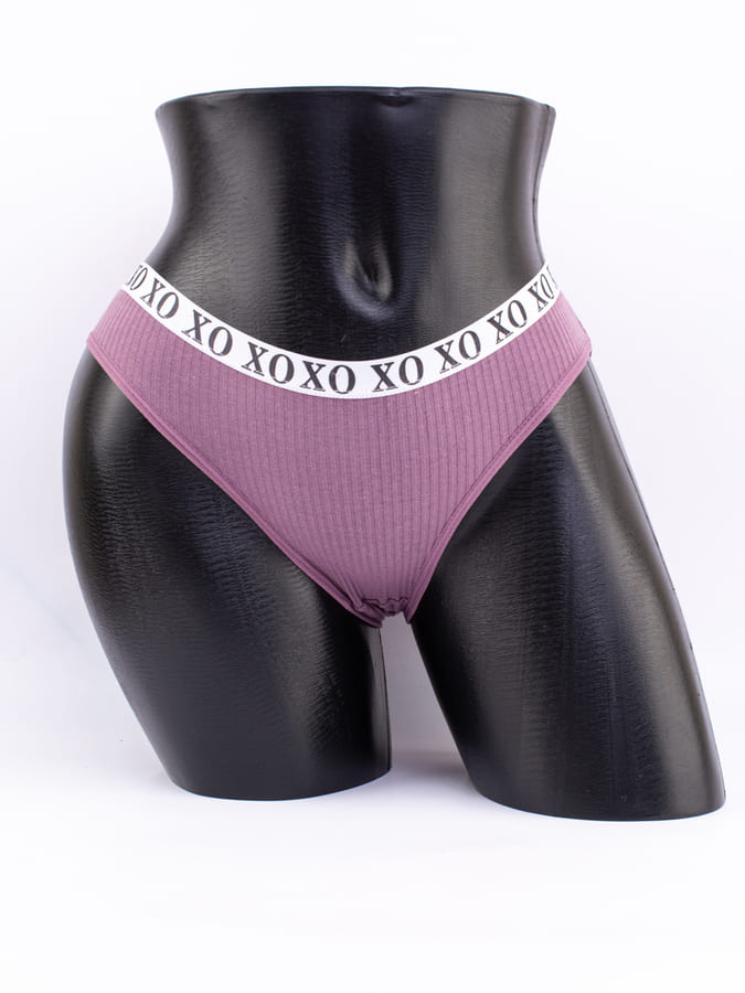Слипы в рубчик с эластичным поясом и надписью "XO"