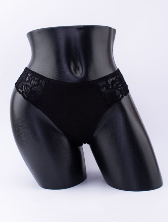 Стринги гипюровые 