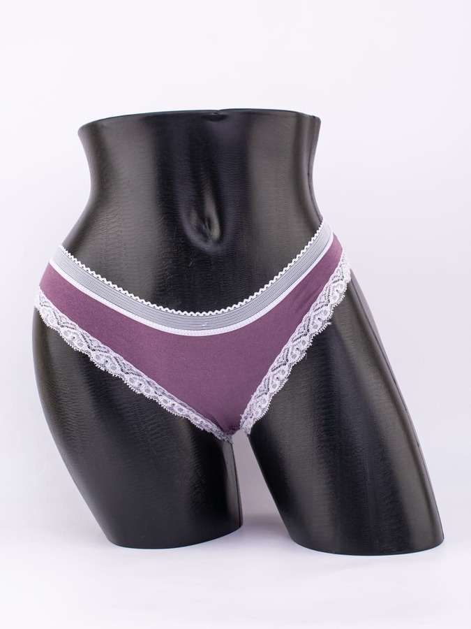 Слипы с кружевной окантовкой и эластичным поясом