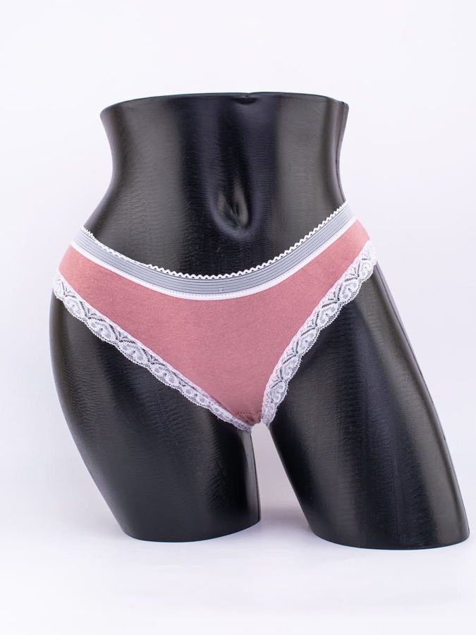 Слипы с кружевной окантовкой и эластичным поясом