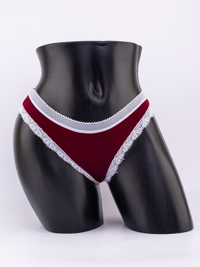 Слипы с кружевной окантовкой и эластичным поясом