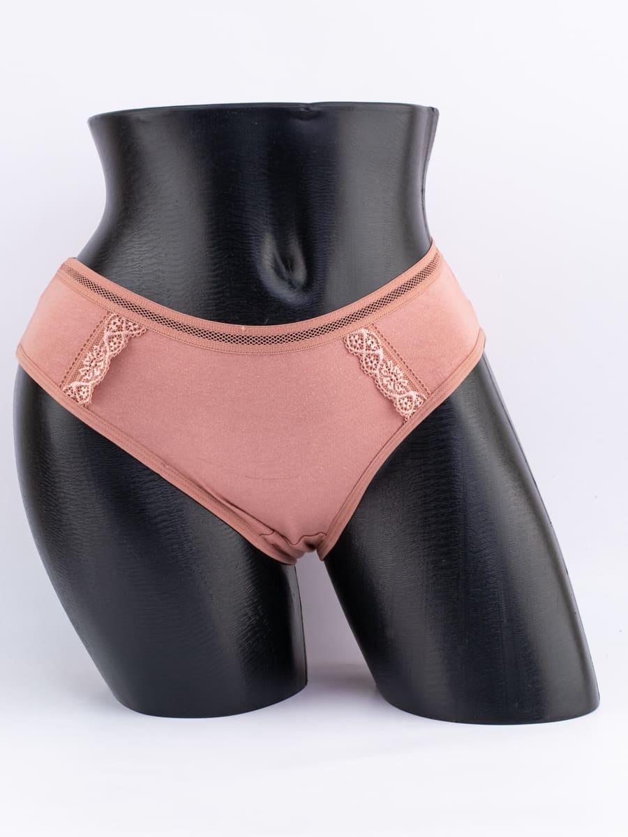 Слипы с кружевом и сеточным поясом