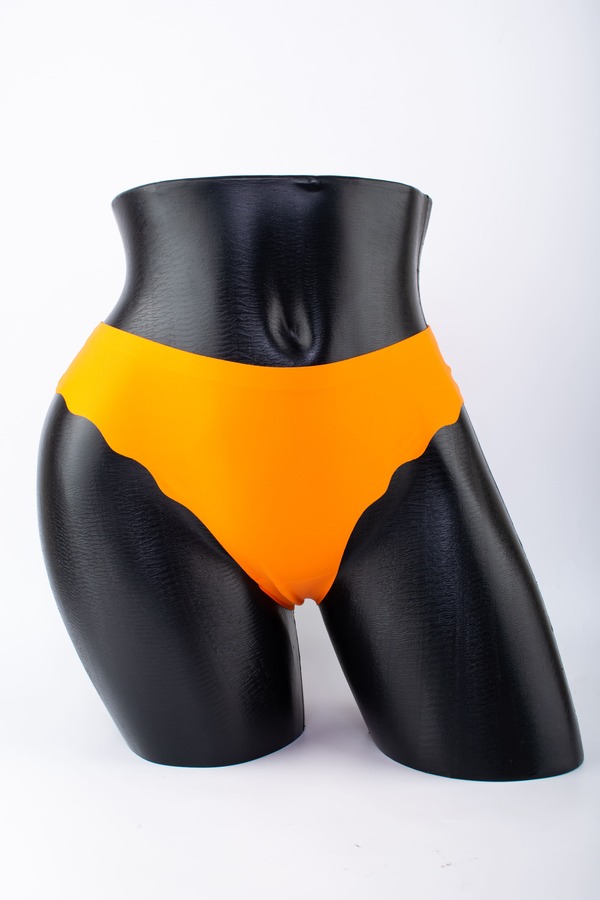 Бесшовные стринги №1